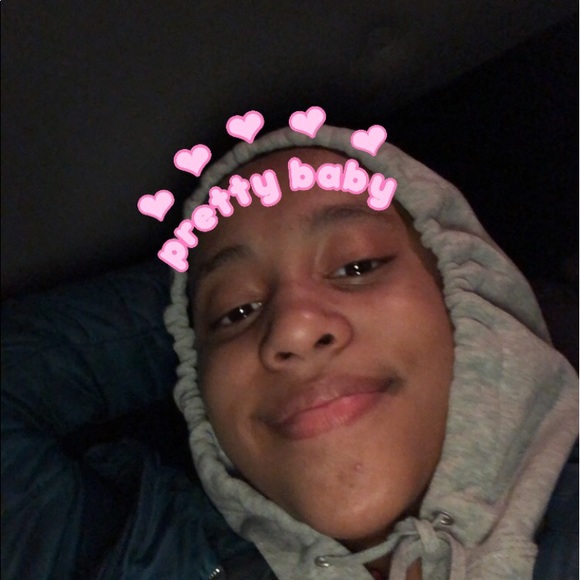 Meet your Posher, Ariel - Picture 1 of 1